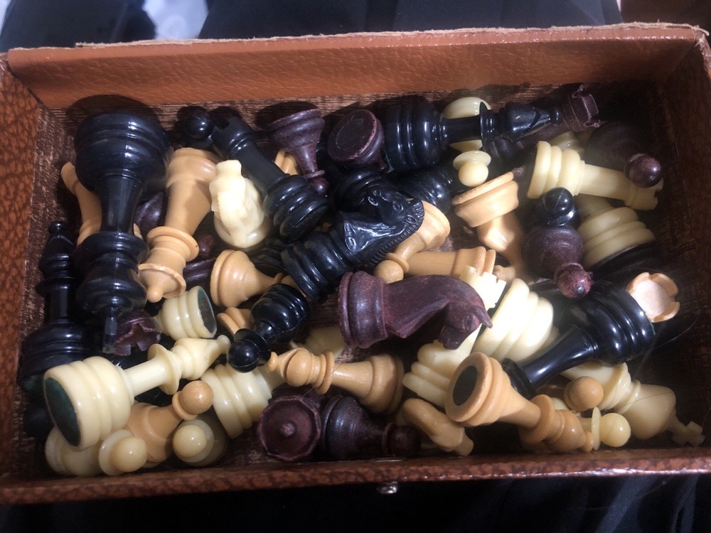 vintage chess set plastic 1945