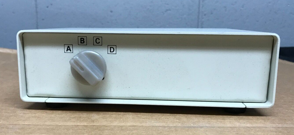 DataSwitch 4-Way Desktop RJ-45 Data Transfer Switch -No Power Required - NEW