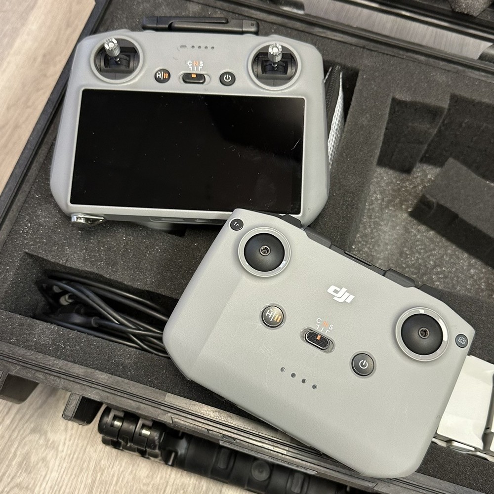 DJI Mini 4 Pro Drone Fly More Bundle with RC 2 Controller Screen Kit (PAP007755)