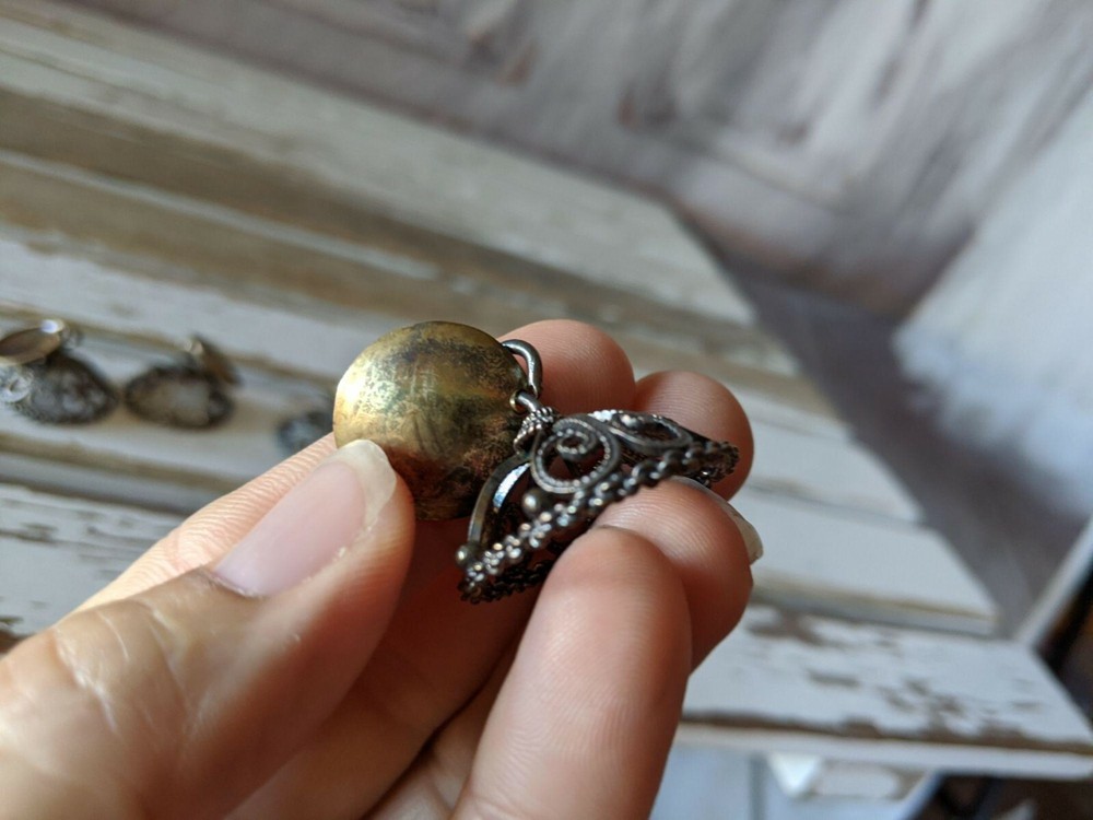 Vintage filigree buttons? Set six