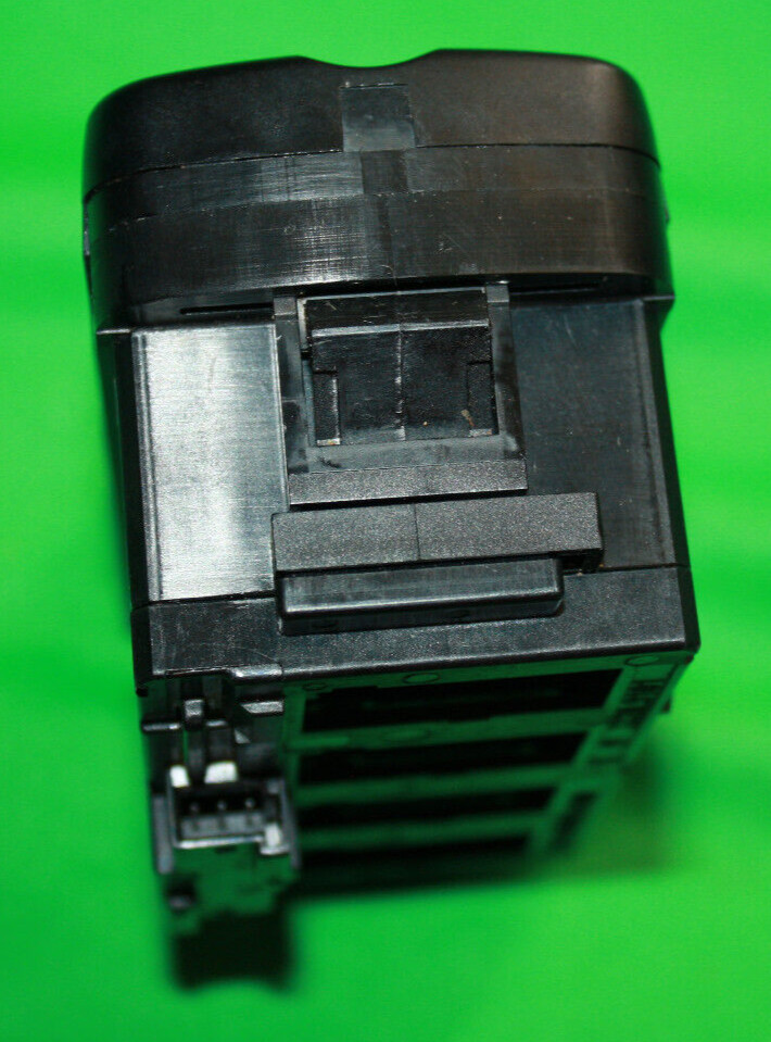 Freightliner CASCADIA Dash Switch Panel A0660973000 OEM