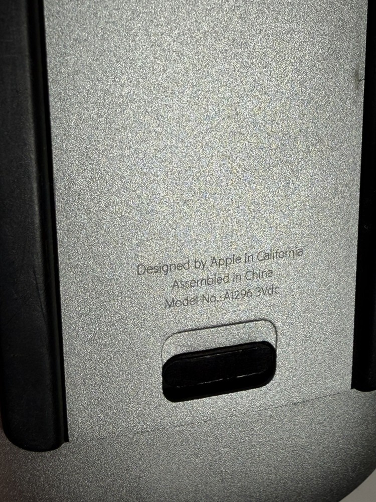 Apple Magic Mouse A1296 3Vdc Wireless Slim Bluetooth White - Tested & Works