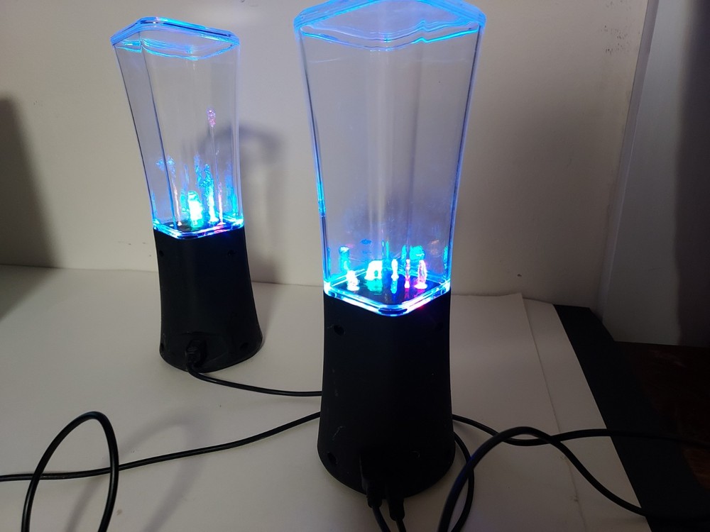 Computer Speakers USB Powered with Lights and Water Dances Inside