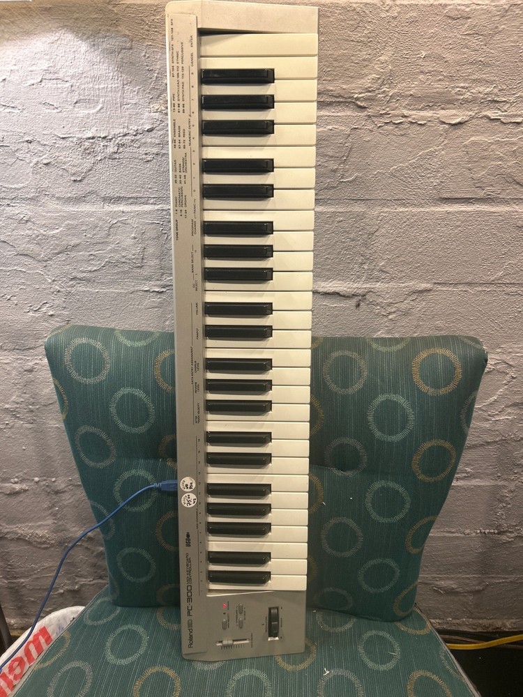 Roland PC 300 MIDI Controller works on PC