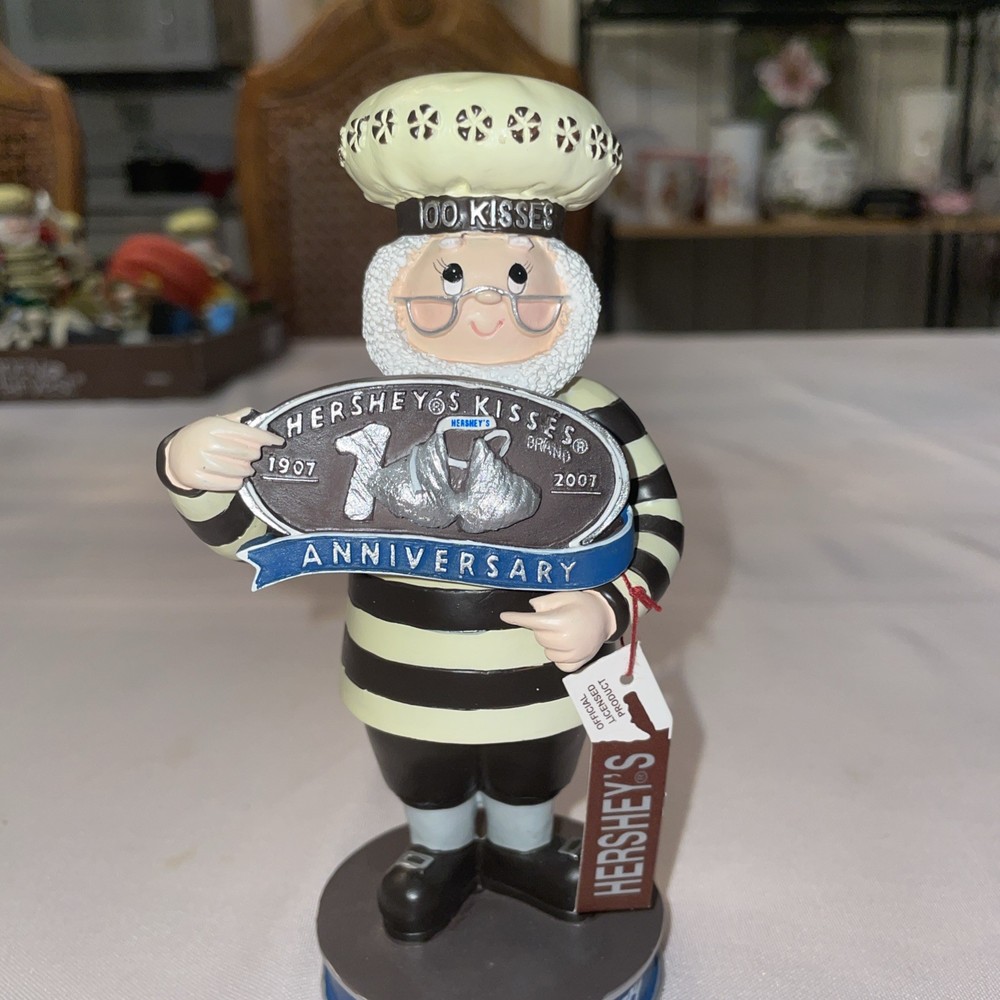 Hersheys Chocolate Santa Clause 100th Anniversary Figurine NWT