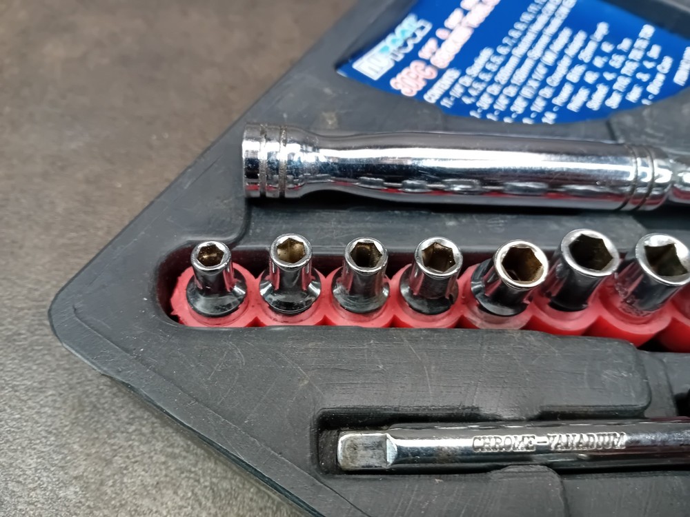 Nutool 30 Piece Socket Set ¼" & ⅜" Drive