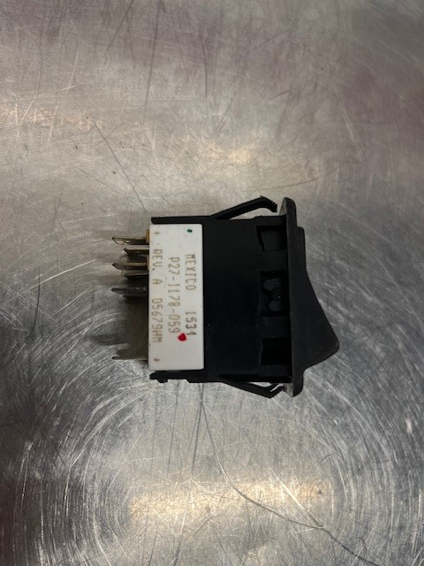 PETERBILT SWITCH-DUAL AXLE CROSS LOCK P27-1178-059