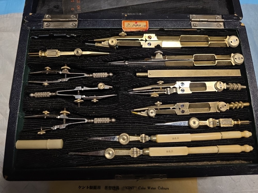 VINTAGE KENT DRAFTING SET COMPLETE IN PRESENTATION CASE