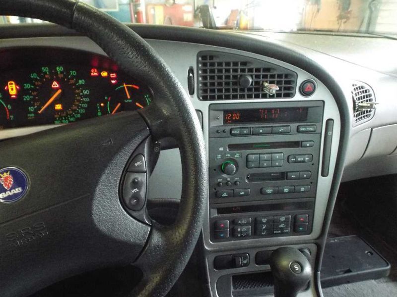 9-5 2003 Owners Manual 146108