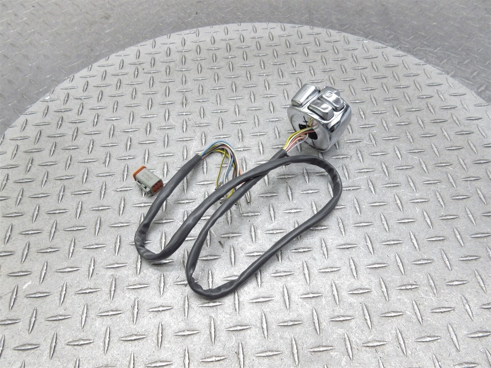 2006 06 Harley Davidson FLHRI Roadking OEM Left Handlebar Switch Chrome Control