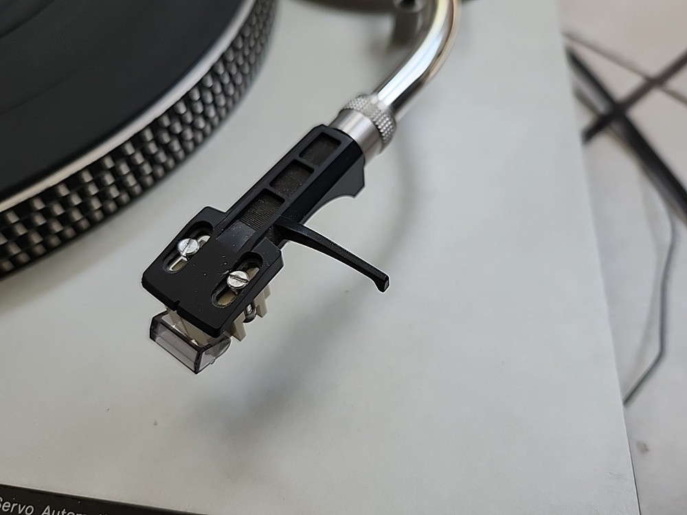 Technics Model SL-B2 Belt Drive Frequency Generator Turntable Tested -READ