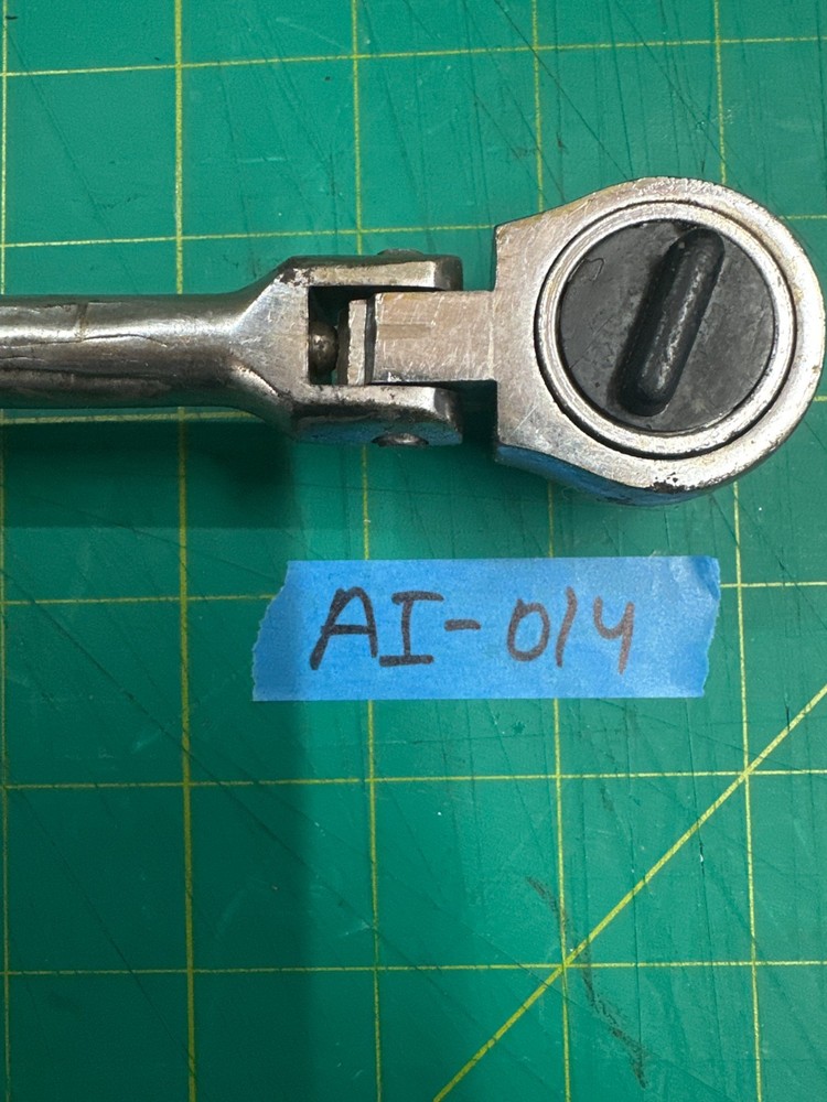 Vintage 11'' Long Flex Head Ratchet Knurled Grip