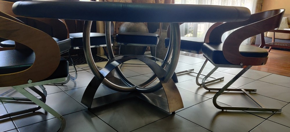 High End Custom Poker Table Set (8 Matching Charis)