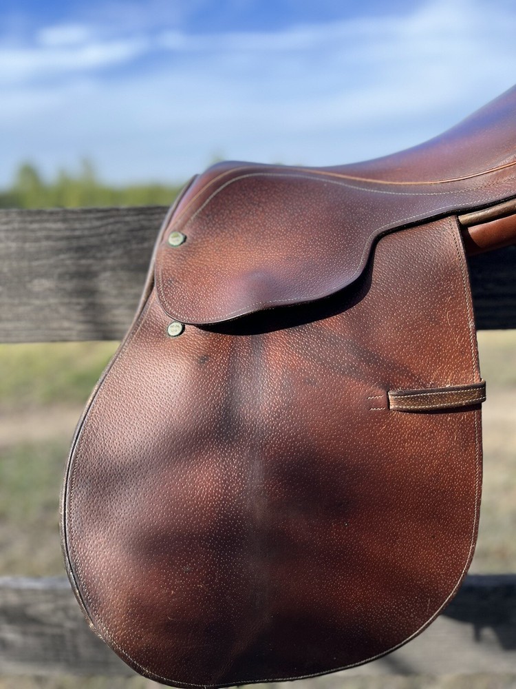Beval Ltd. Made In England Jumping Saddle 15.5”