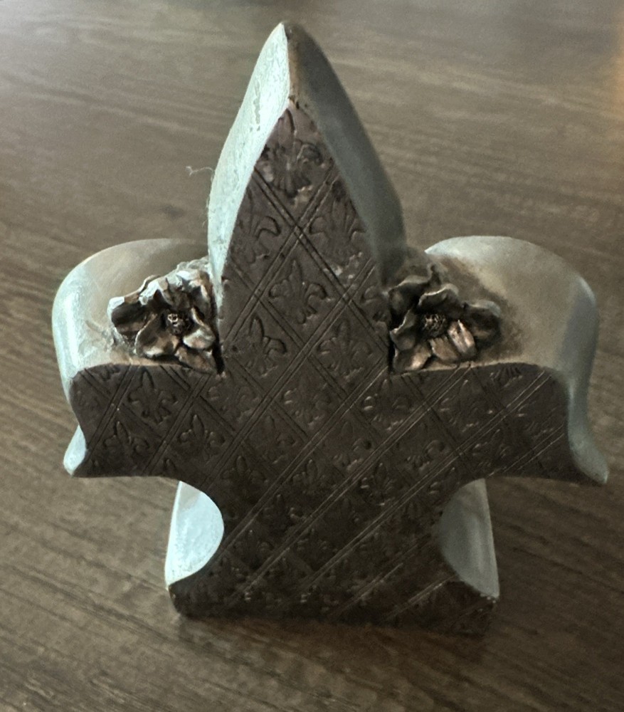 Pair~Fleur-De-Lis~Heavy Polyresin~ w/ Silver/Gray Finish