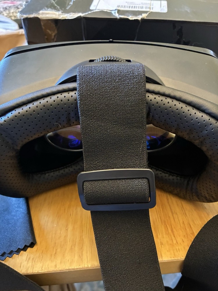 VR Headset with Controller Adjustable 3D VR Glasses Virtual Reality Headset