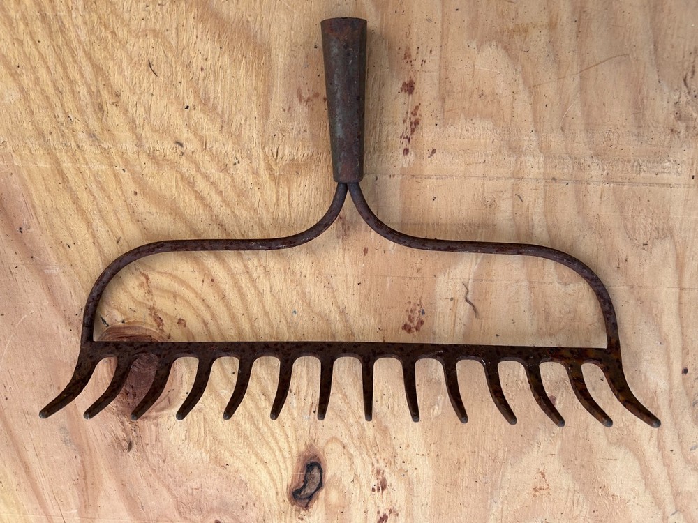 Rake Head Rusty Rustic no handle Original Vintage Primitive Metal