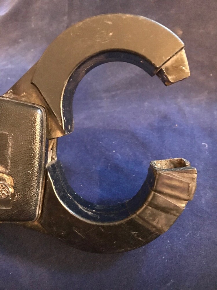 GE Voltmeter Meter Snapper 942D Clamp On Used