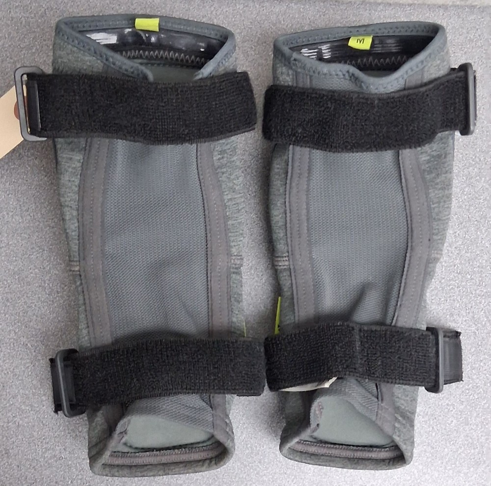 iXS Carve EVO+ Knee Guards - Grey, M