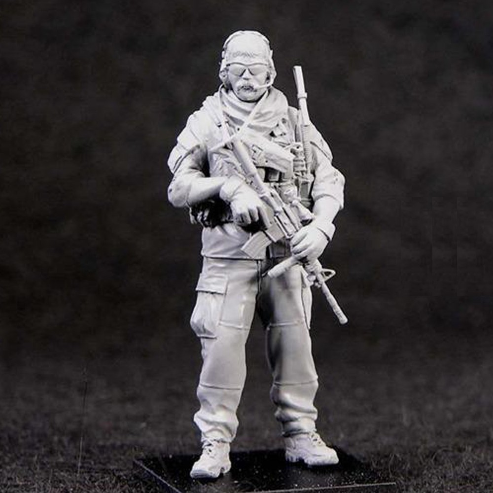 1/35 Resin Figure Modern "Commo Geek" US Special Forces Communications Sergeant