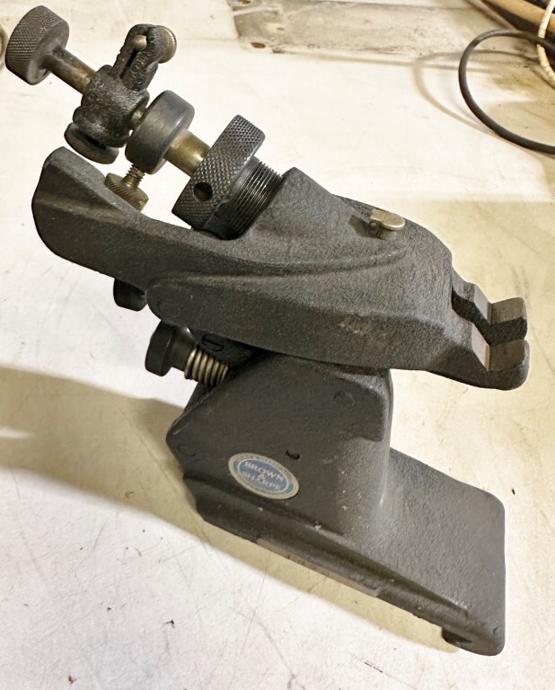 BROWN & SHARPE GRINDER FOLLOWING REST