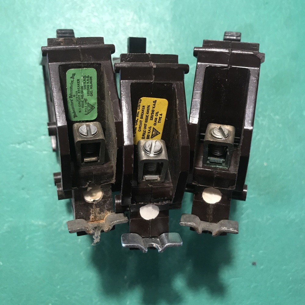 Lot Of 3 15 Amp Single Pole Breakers Continuity Tested
