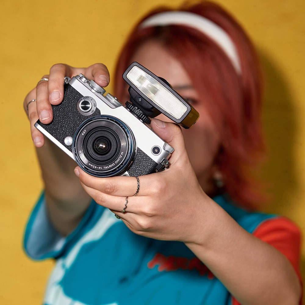 Flashpoint FlashBack Lux Junior Retro Camera Flash (Black), Godox Lux Junior