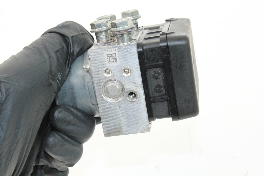 16 2016 Aprilia RSV4 RF 1000 Abs Control Module Pump