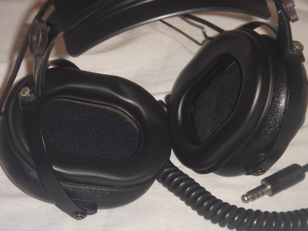 Astrocom Electronics Microphone Dynamic M-87/AIC DYNAMIC Aviation Headset