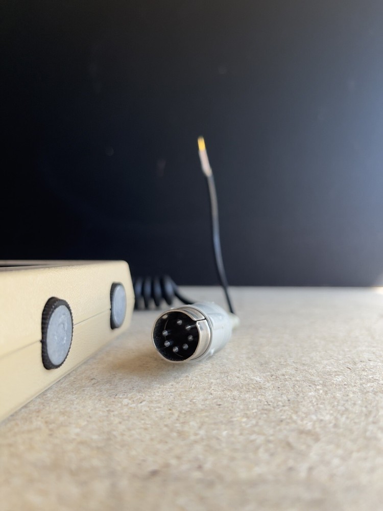 AERO SPECTRA Model 100 Display Adapter for 10A Spectrum Analyzer