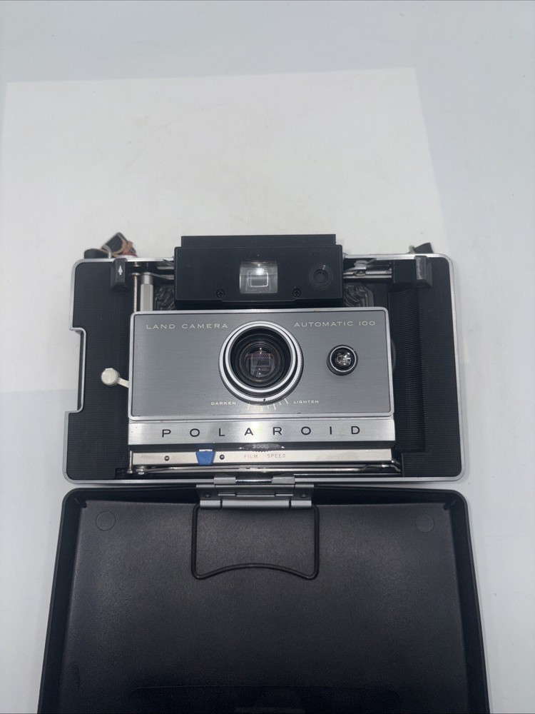 Polaroid Automatic 100 Land camera COMPLETE W/ Flashgun 268 Untested