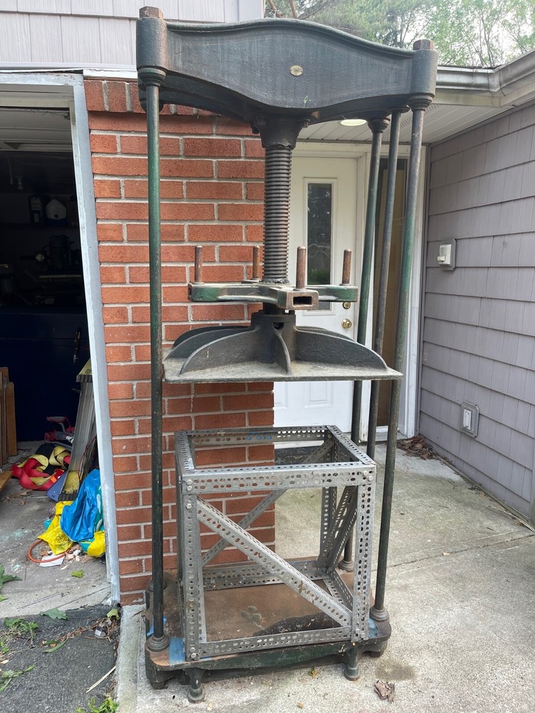 Standing book press (bookbinding) & 21 nipping press boards