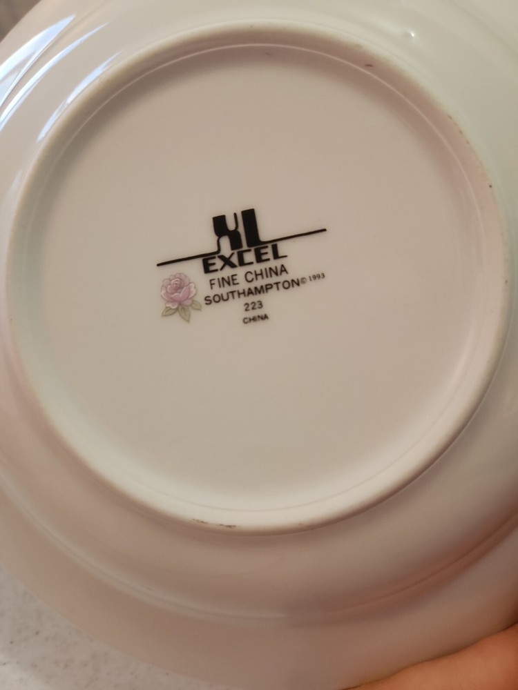 5 Farberware Salad Bowls "South Hampton "