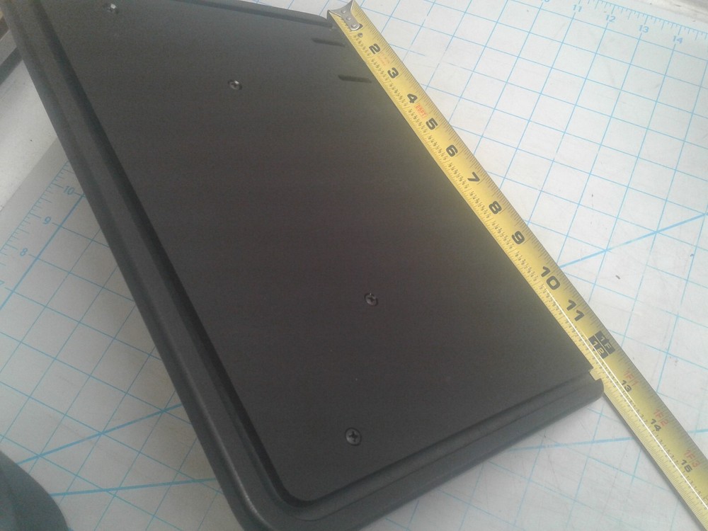 Tracker Versa Track Bolt On Cutting Board 162289