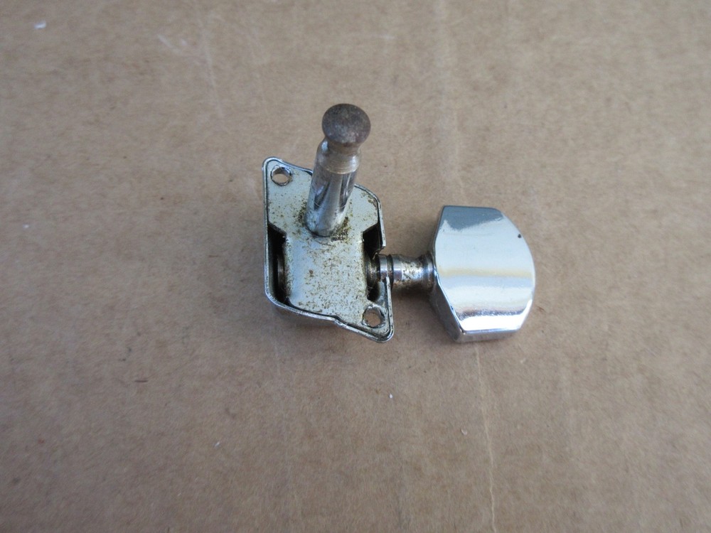 Vintage Single Peavey Predator Guitar Tuner