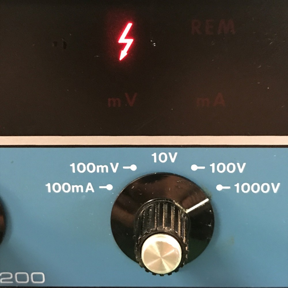 Data Precision 8200 Programmable DC Voltage Current Calibrator GPIB