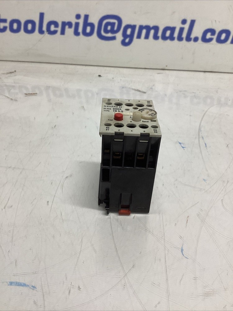 Square D Overload Relay 9065 TR5,5 *CHIPPED ON SIDE* Q-564