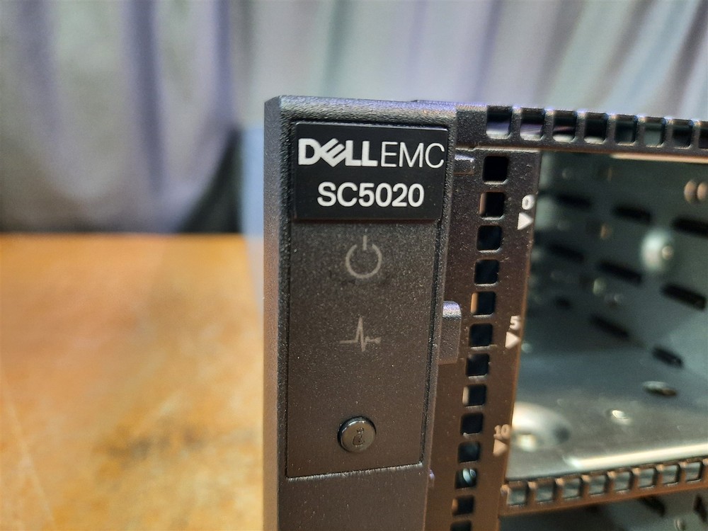 NEW - Dell EMC Compellent SC5020 SAN array - dual controllers 10Gb no drives