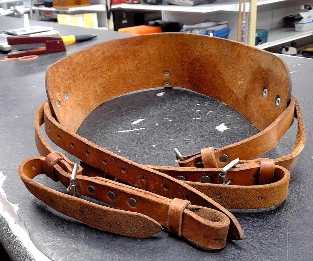 Vintage Seasoned Leather Surcingle Girth Strap!!