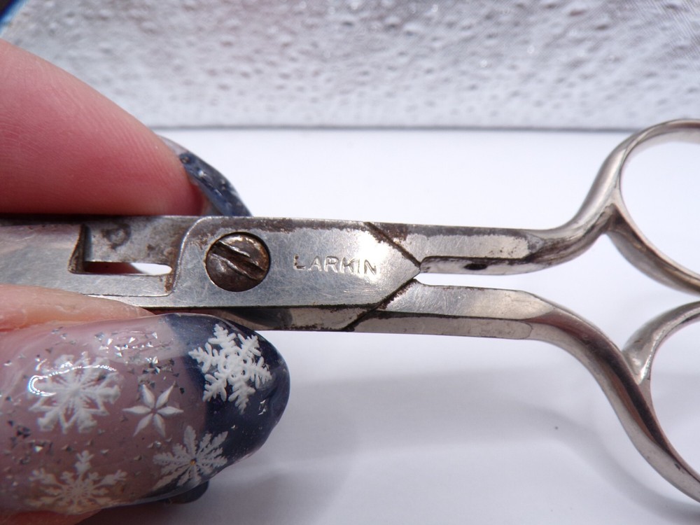 VTG Mini Button Hole Scissors Larkin