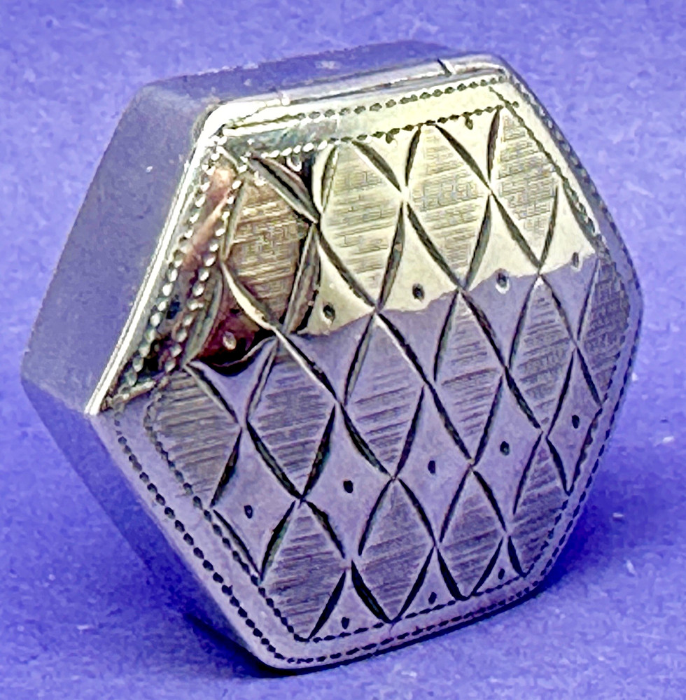 GEORGIAN SOLID SILVER HEXAGONAL HINGED LID PILL BOX BY JOHN TURNER B'HAM 1802
