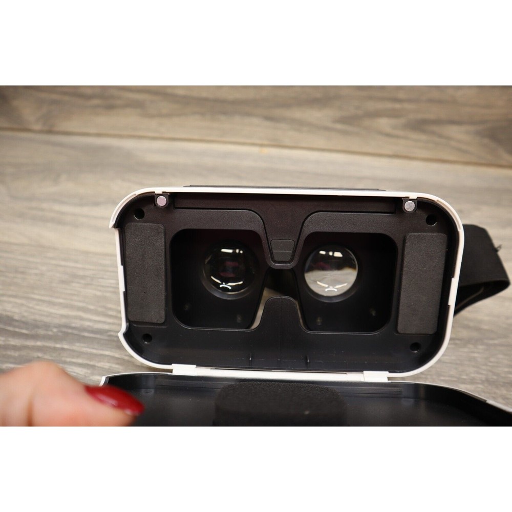 Sharper Image 2017 VR Virtual Reality Glasses White Head Set Visor System