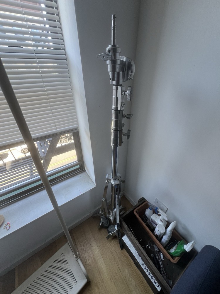 Avenger A310 medium rolling stand