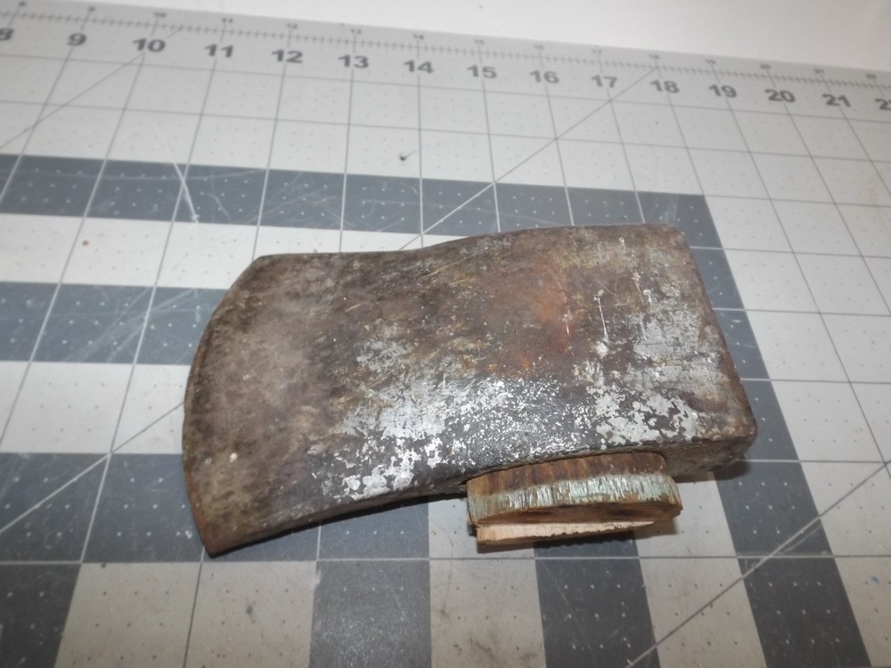 Vintage Unbranded Single Bit Hatchet Axe