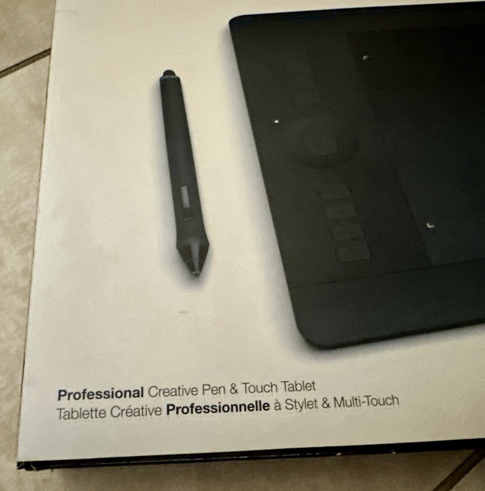 Wacom Intuos Pro Medium Digital Graphic Drawing Tablet - Black