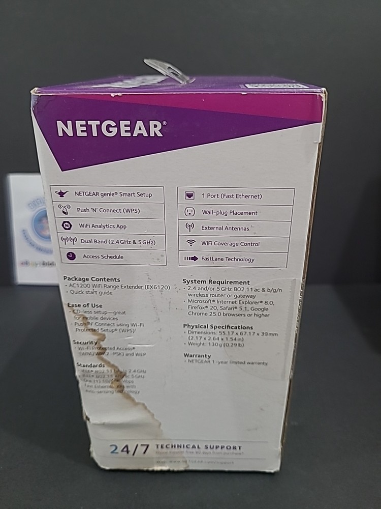NETGEAR AC1200 WiFi Range Extender White . New SEALED