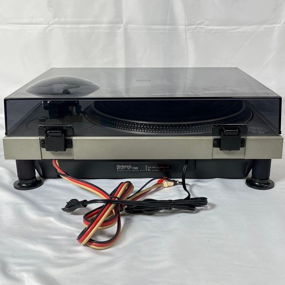 Technics SL-1200 First Generation Direct Drive Turntable Working