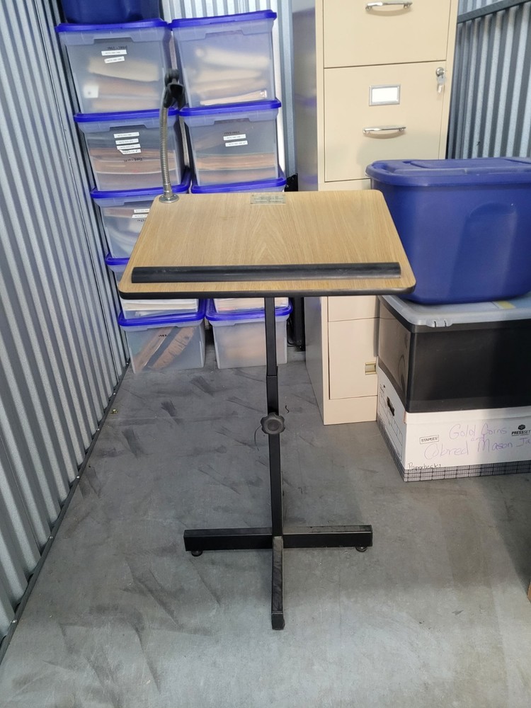 Pyle Floor Standing Lectern Podium Stand, Height with light Adjustable PLCTND4