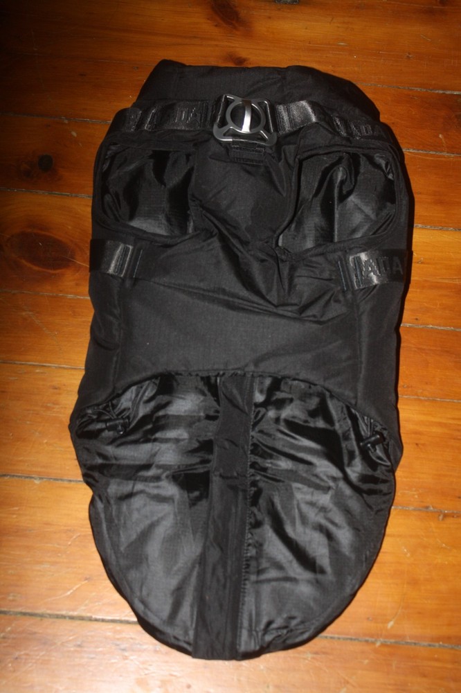 NWOT CANADA POOCH BLACK COMPLETE CONTROL HARNESS WINTER JACKET SIZE 20