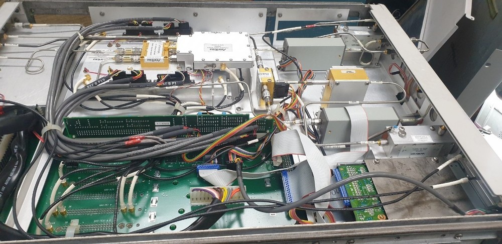 Anritsu 37369A Vector Network Analyzer, Opt 2A/10